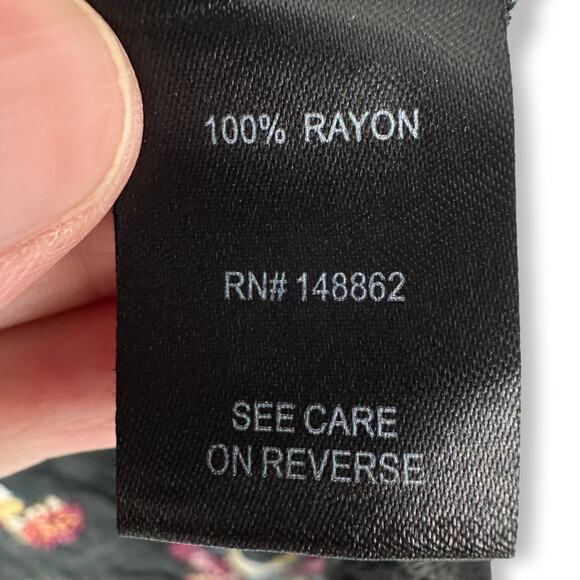 TORRID | Size 1X/2X | 100% Rayon Black Floral Shirttail Kimono Cardigan Duster - Picture 6 of 8